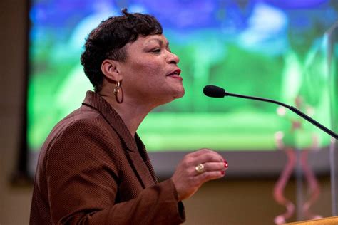 New Orleans mayor fights lowered recall signature threshold